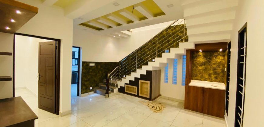 4 BHK BEAUTIFUL VILLA FOR SALE KAKKANAD KOCHI