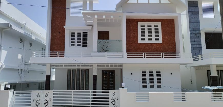 BEAUTIFUL 3 BHK NEW HOUSE FOR SALE KAKKANAD KOCHI INFOPARK