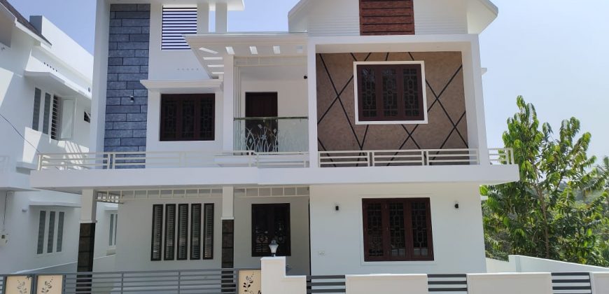 BEAUTIFUL 3 BHK NEW HOUSE FOR SALE KAKKANAD KOCHI INFOPARK