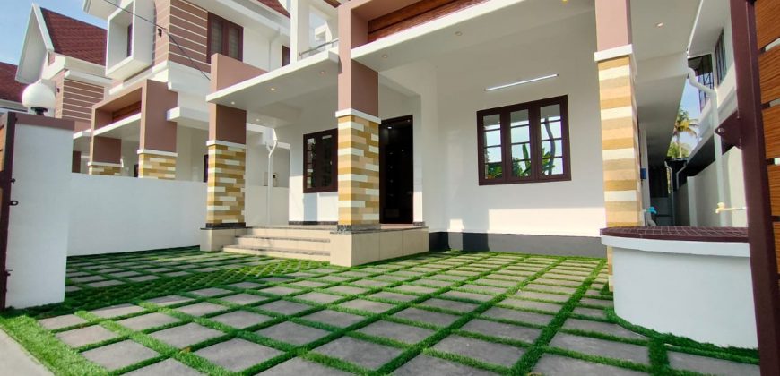 4 BHK SEMI FURNISHED HOUSE FOR SALE KAKKANAD KOCHI