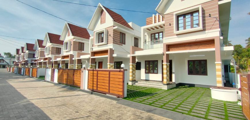 4 BHK SEMI FURNISHED HOUSE FOR SALE KAKKANAD KOCHI