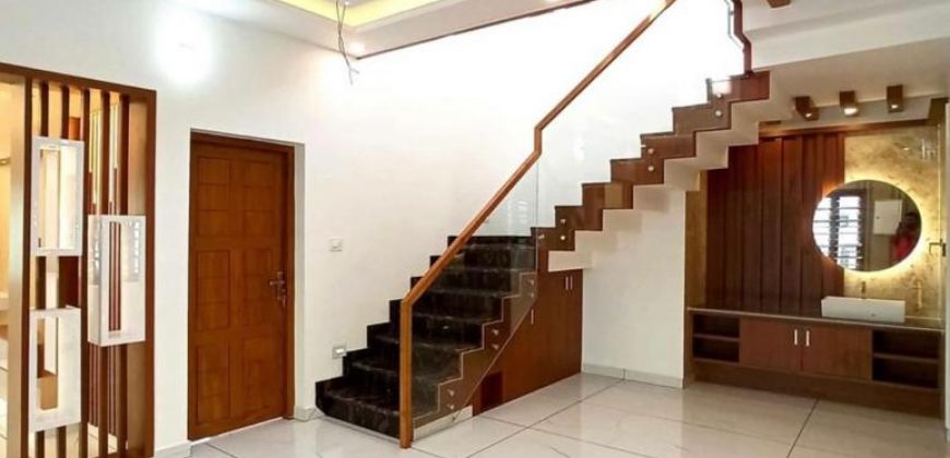 BRAND NEW 4 BHK VILLA WITH 8.5 CENT LAND KAKKANAD KOCHI